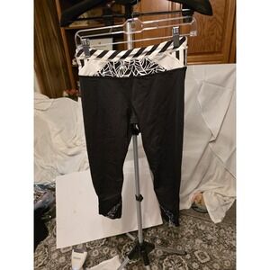 Lululemon  Workout Jogging Pants. Cropped And Skinny. Pull Tag Is Gone....